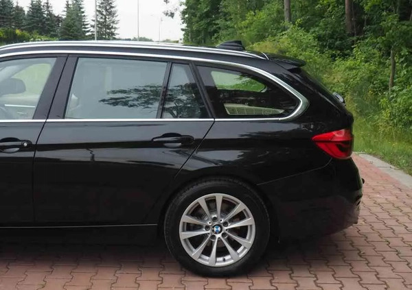 BMW Seria 3 cena 59900 przebieg: 156200, rok produkcji 2019 z Bełchatów małe 704